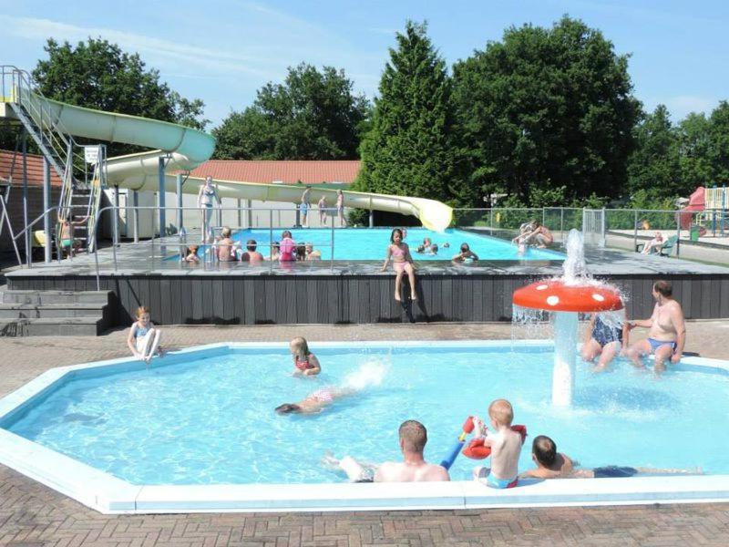 Mulder'S Vakantiehuis, Jaarplaats 108 Op Recreatiepark De Tien Heugten Schoonloo ภายนอก รูปภาพ